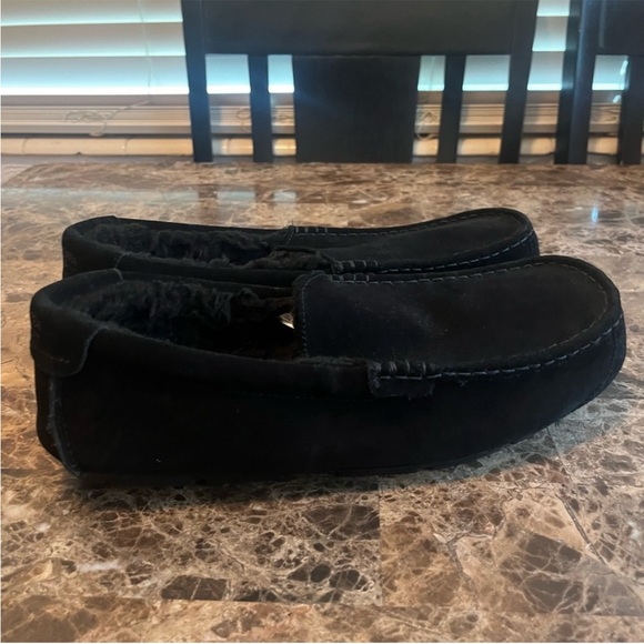 Koolaburra By UGG black suede Slipper size 13 - Picture 3 of 8